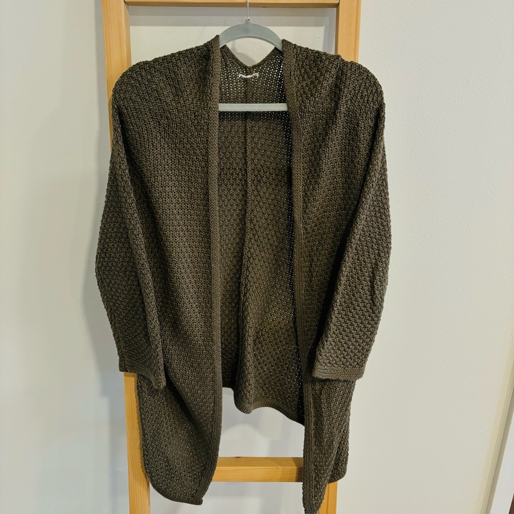 Women’s 3/4 length Knit Sweater Green